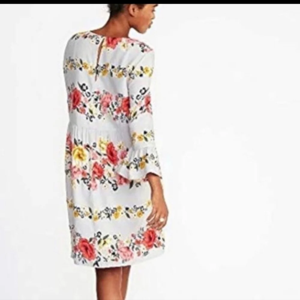 Old Navy gray floral pattern dress with elbow length sleeves - Picture 5 of 14